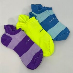 Feetures High Performance Ultra Light Socks - No Show Socks- Medium